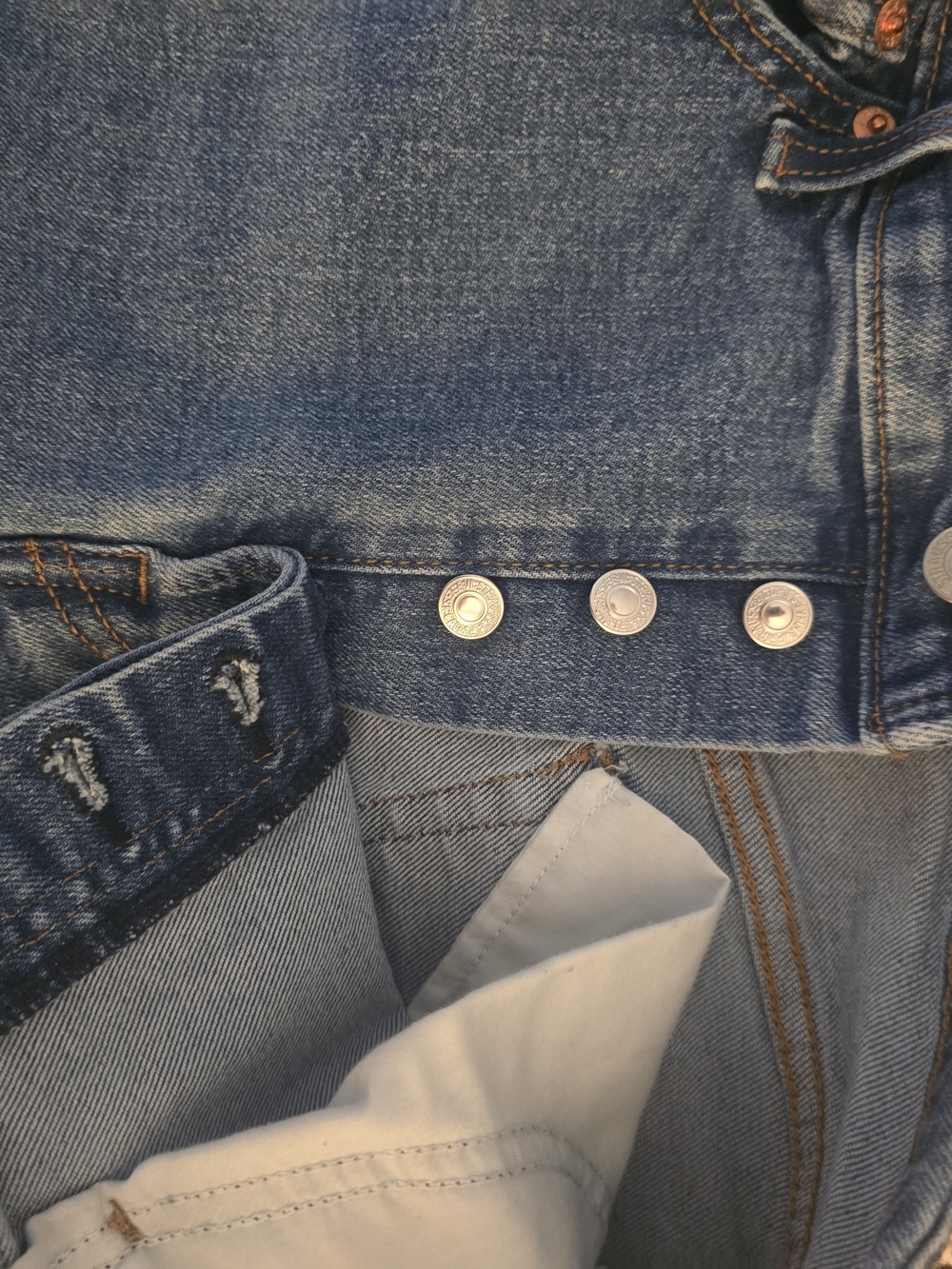 Classic High-Rise Wedgie Straight Women's Jeans (Size 32) - Picture 5 of 8